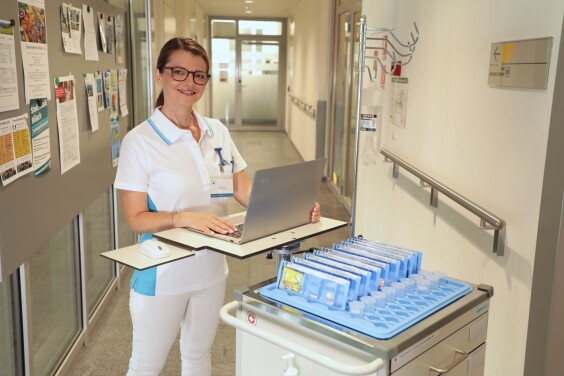 Pflegewagen für Laptop und Thinclinet_Energiesystem